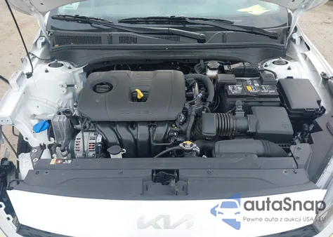 2024 Kia Forte Lxs z USA, uszkodzony, nr VIN 3KPF24AD5RE760880